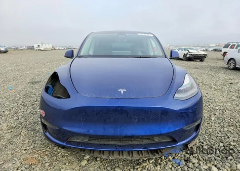 2024 Tesla Model Y from USA, damaged, VIN 7SAYGDEE2RF981833